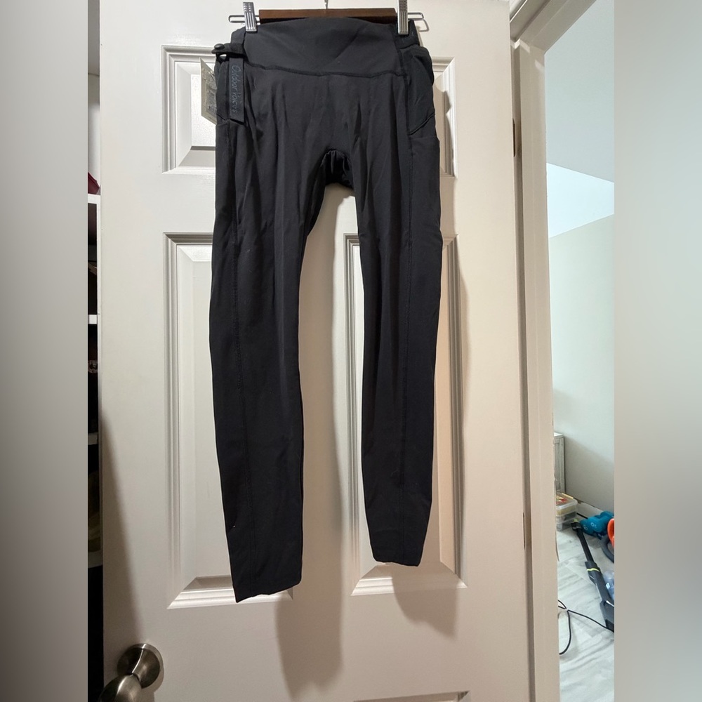 Outdoor Voices Women’s black hiking/running pants.
